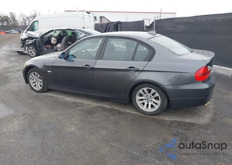 2007 BMW 328Xi z USA, uszkodzony, nr VIN WBAVC93557KX60493